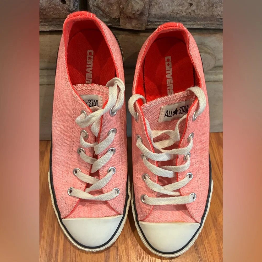 Converse Chuck Taylor All Star Pink Low Top Sneakers Youth Size 3 Canvas Lace Up